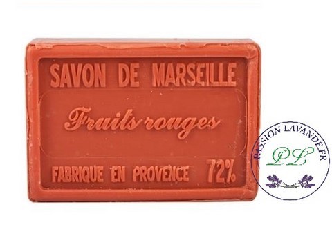 Savon-de-marseille-au-beurre-de-karite-pur-vegetal-parfum-fruits-rouges